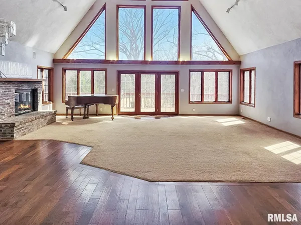 $359,000 | 9313 West Parks School Road, Princeville, IL 61559