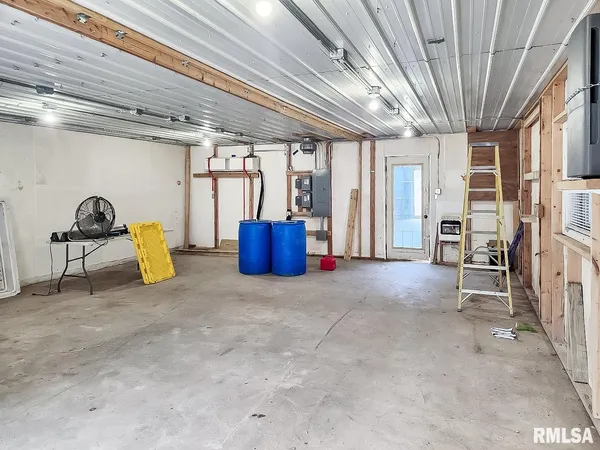 $359,000 | 9313 West Parks School Road, Princeville, IL 61559