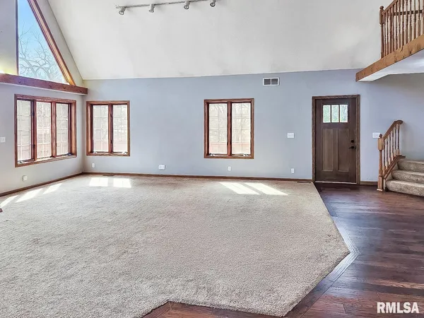 $359,000 | 9313 West Parks School Road, Princeville, IL 61559