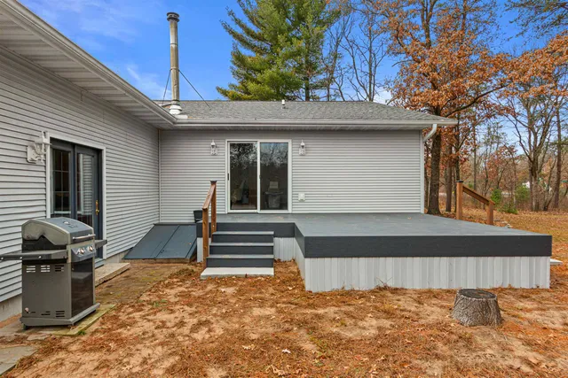 $559,900 | 352 Quiet Waters Trail, Nekoosa, WI 54457