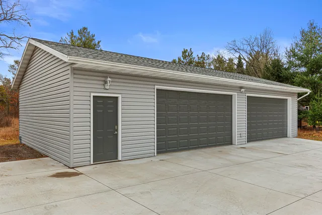 $559,900 | 352 Quiet Waters Trail, Nekoosa, WI 54457