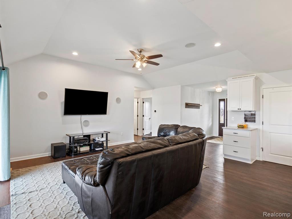 78743 Kidder Road Romeo, MI 48065 - Photo 13 of 54