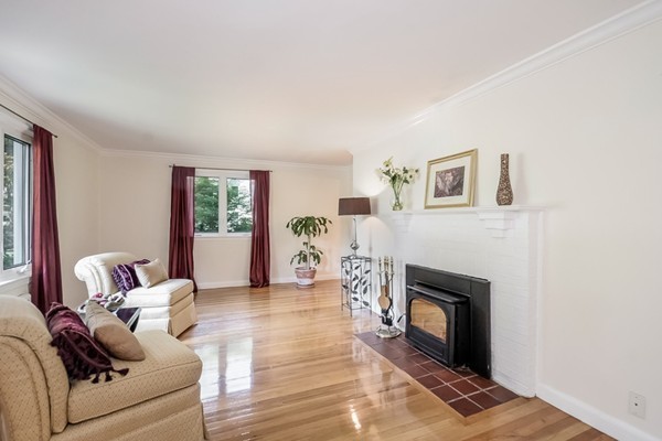 8 Marchant Road Winchester, MA 01890 - Photo 3 of 19