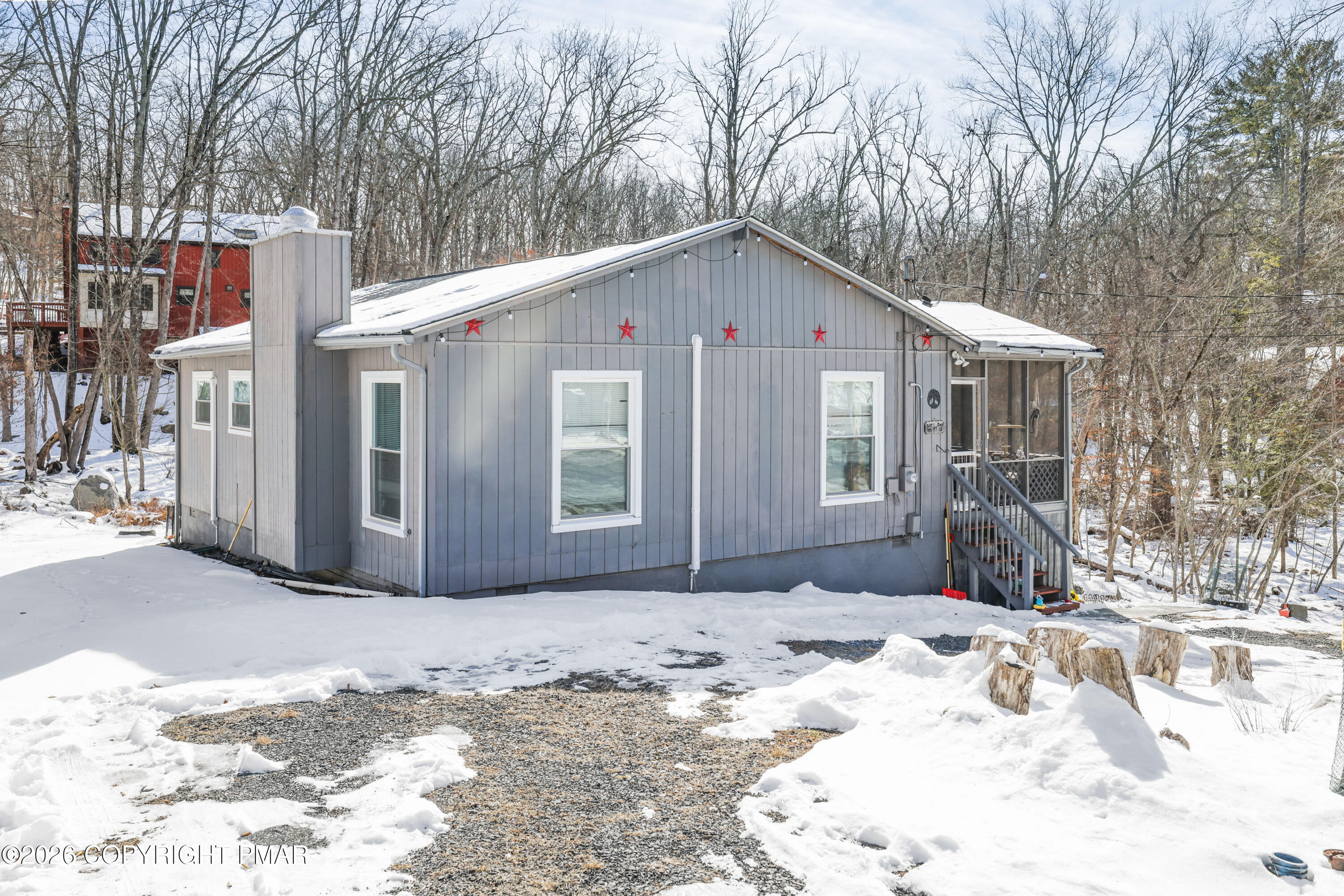 109 Stuart Place Bushkill, PA 18324 - Photo 3 of 68 3