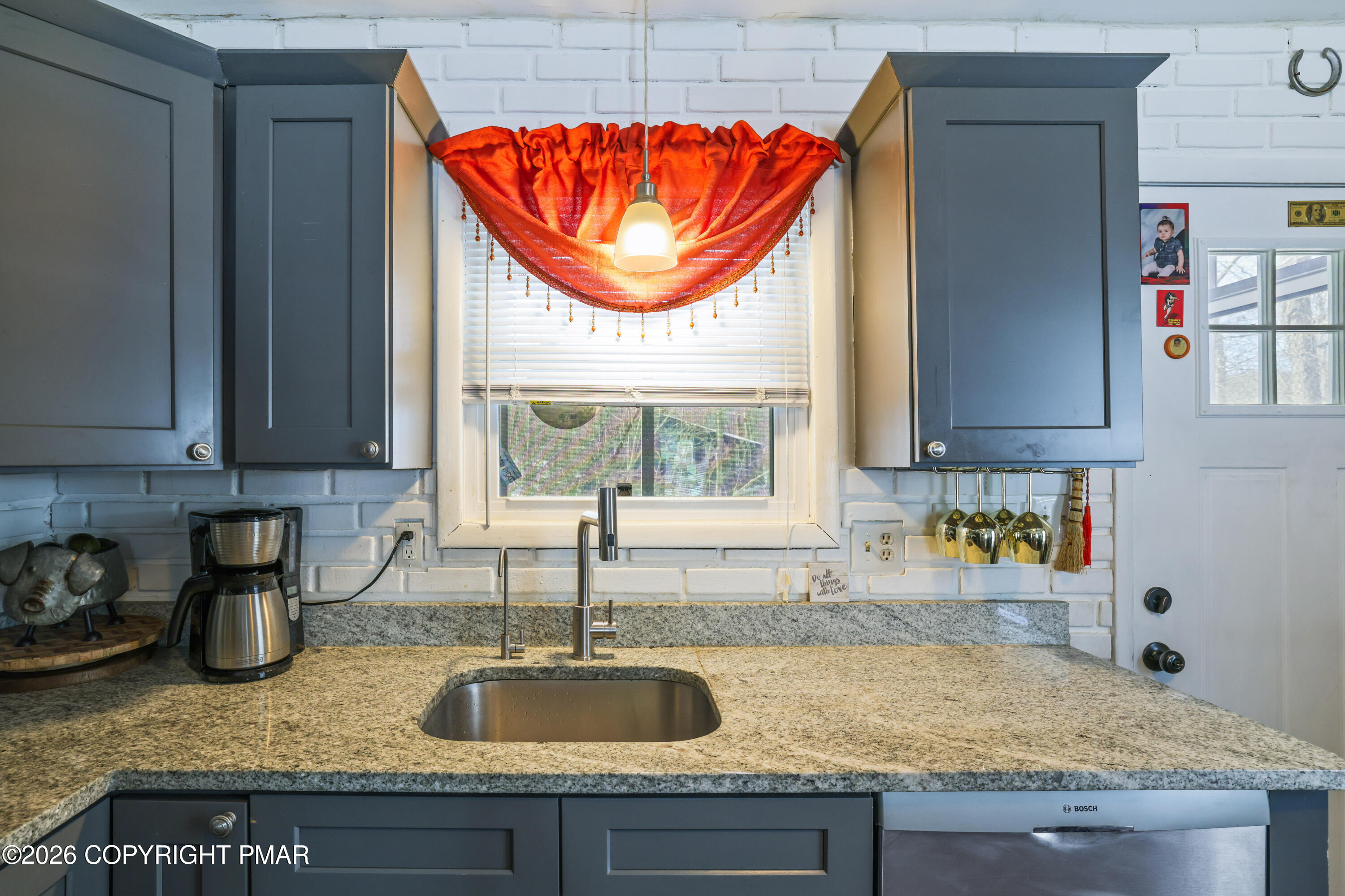 109 Stuart Place Bushkill, PA 18324 - Photo 10 of 68 10-Kithen