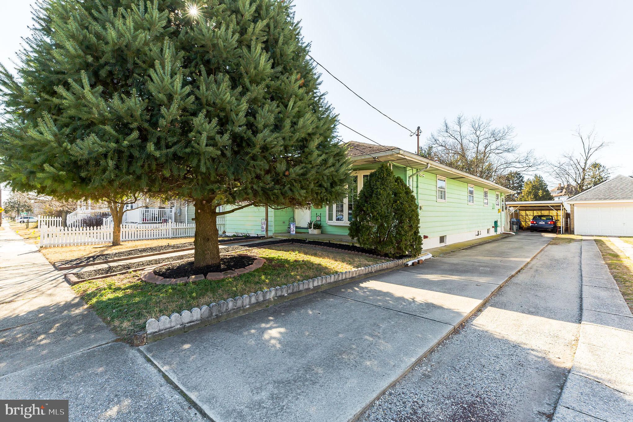628 Democrat Road Gibbstown, NJ 08027 - Photo 15 of 17 Driveway/Carport