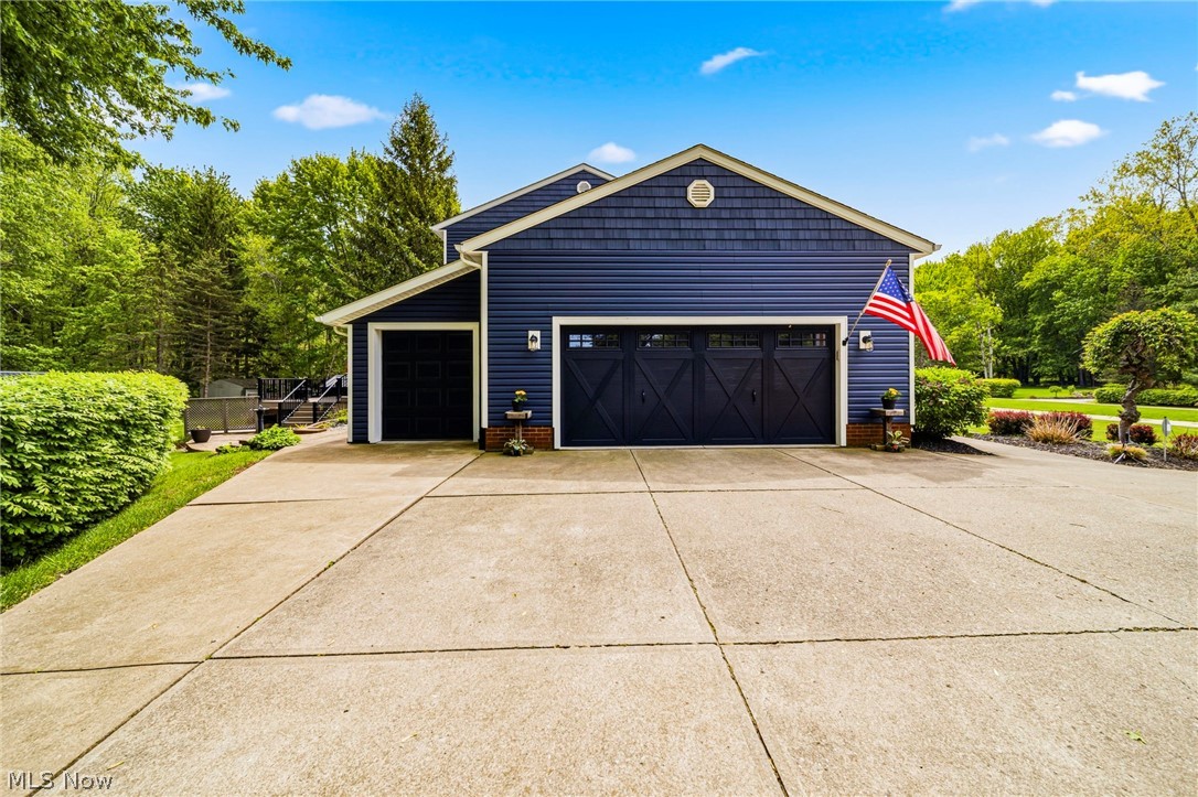 2087 Chimney Ridge Drive Madison, OH 44057 - Photo 3 of 36