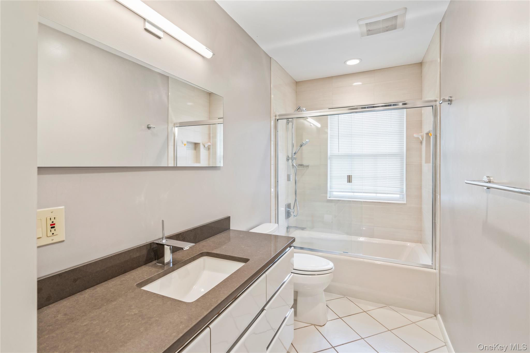 154 Hidden Ridge Drive Syosset, NY 11791 - Photo 19 of 34