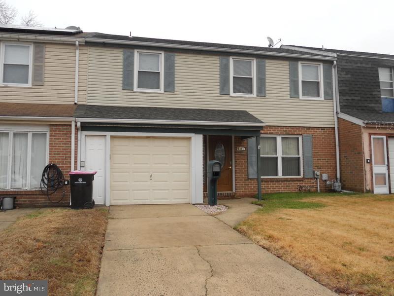 141 Oakmont Road Clementon, NJ 08021 - Photo 2 of 17 Exterior Front - Driveway