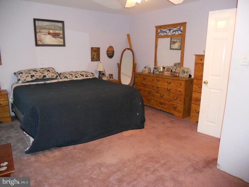 141 Oakmont Road Clementon, NJ 08021 - Photo 13 of 17 Master Bedroom