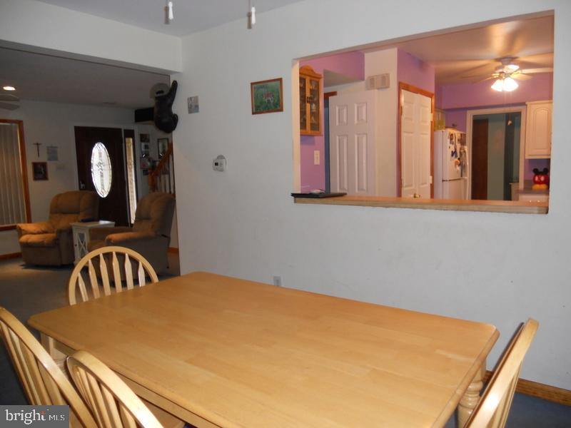 141 Oakmont Road Clementon, NJ 08021 - Photo 8 of 17 Dining Room