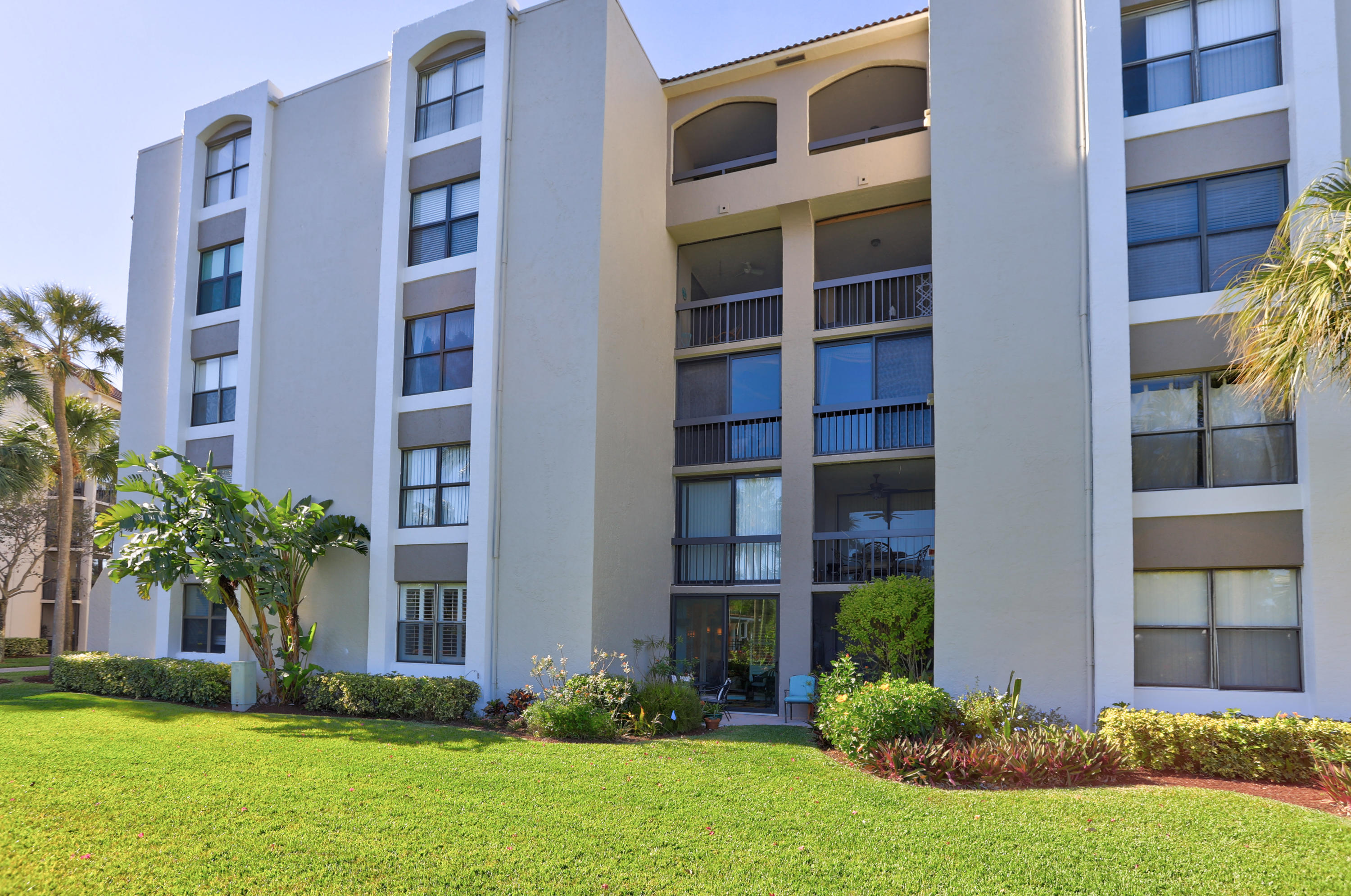 1915 Lavers Circle, Unit E109 Delray Beach, FL 33444 - Photo 2 of 22 IMG_8916_17_18_19_20