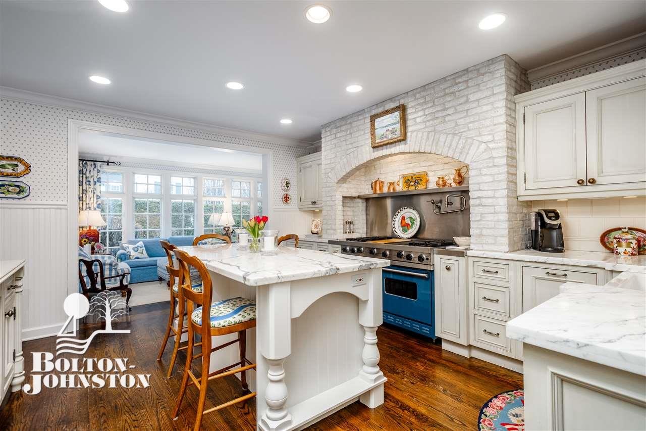 27 Beacon Hill Road Grosse Pointe, MI 48236 - Photo 11 of 51 Kitchen with Island