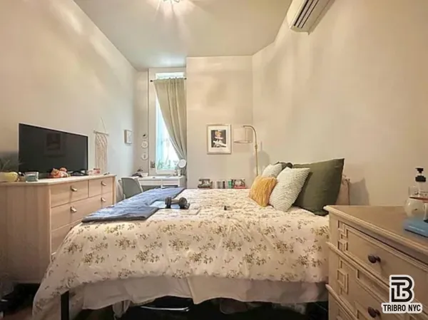 $5,200 | 489 Washington Avenue, Unit 1 | Clinton Hill