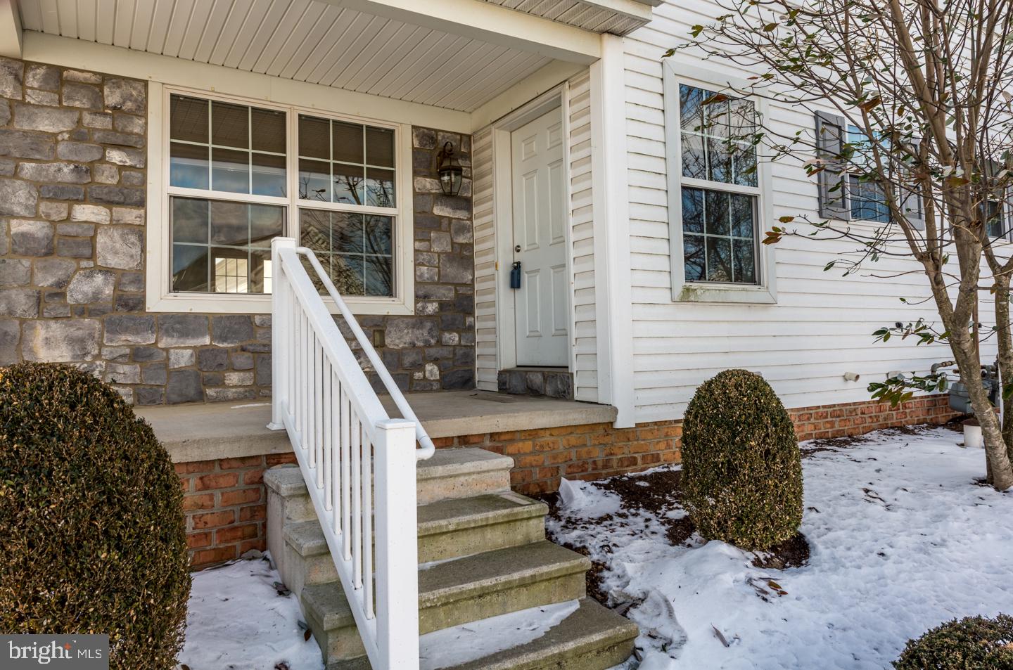 804 Wallingford Road Lititz, PA 17543 - Photo 2 of 27