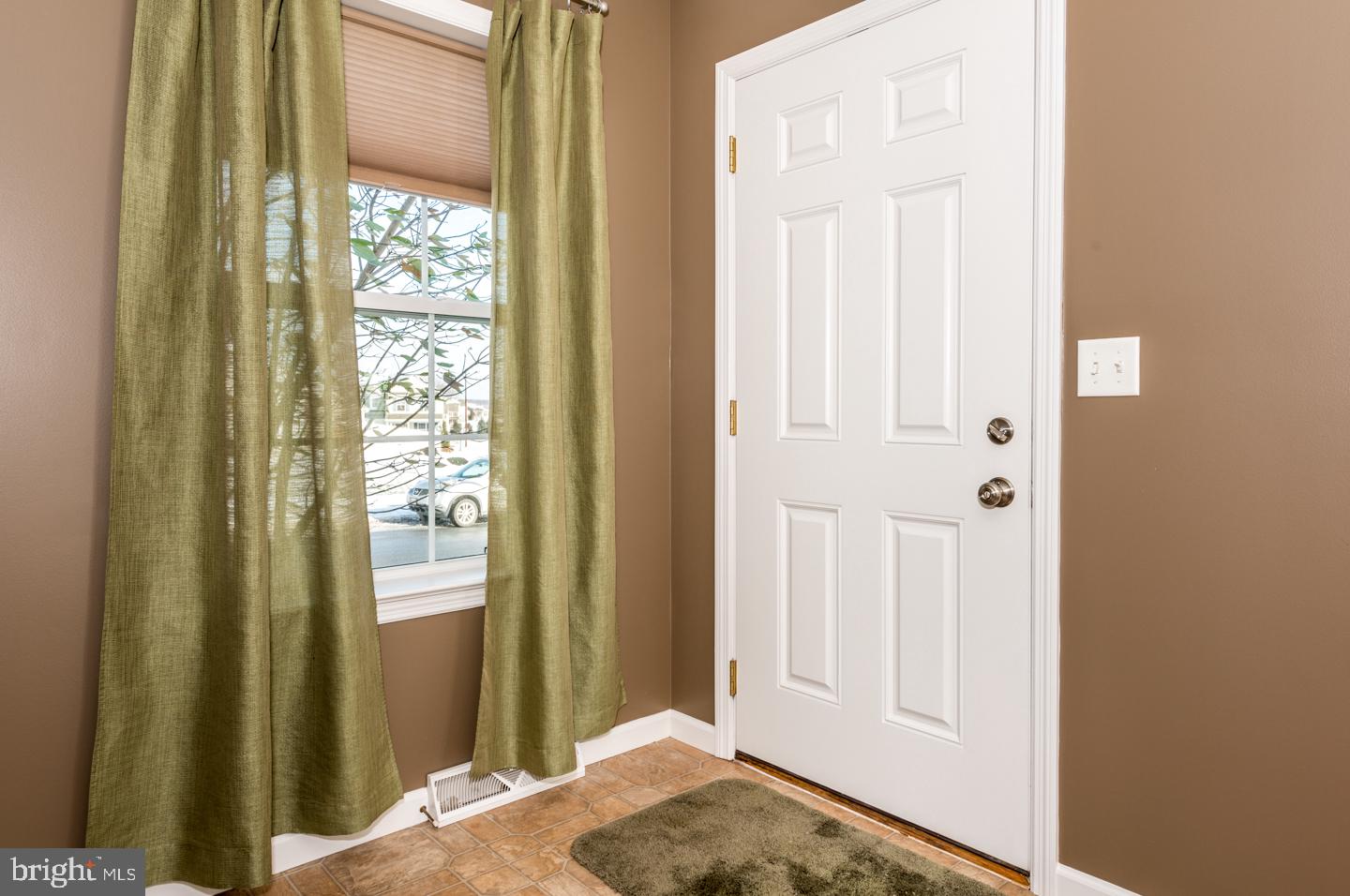 804 Wallingford Road Lititz, PA 17543 - Photo 5 of 27