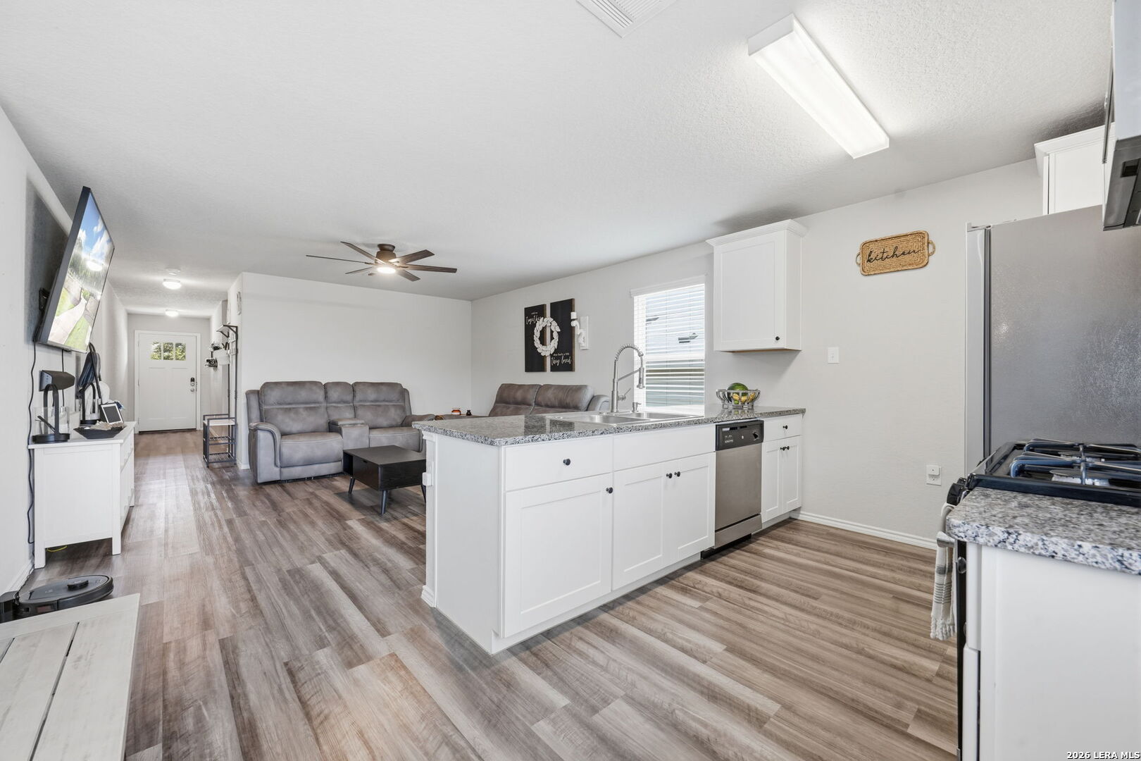 5530 Wander Way Bulverde, TX 78163 - Photo 8 of 40
