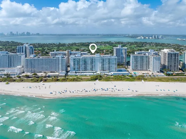 $799,000 | 5601 Collins Avenue, Unit PH14, Miami Beach, FL 33140