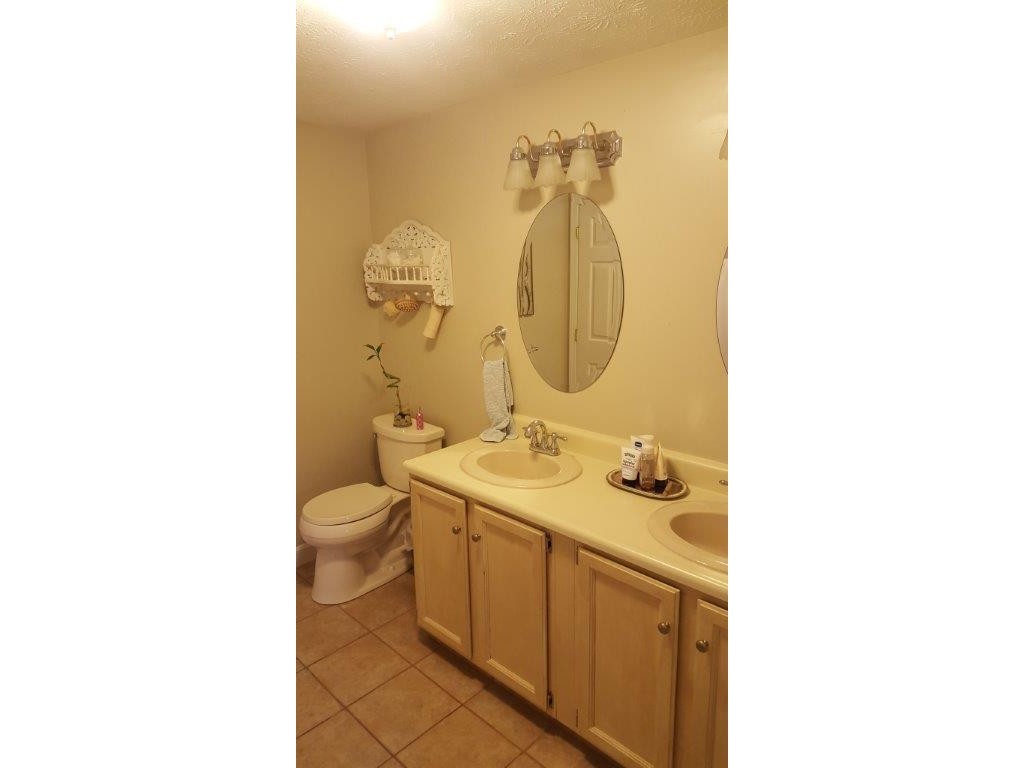 2 B Quincy Road, Unit B Londonderry, NH 03053 - Photo 7 of 15 Gallery Image 7