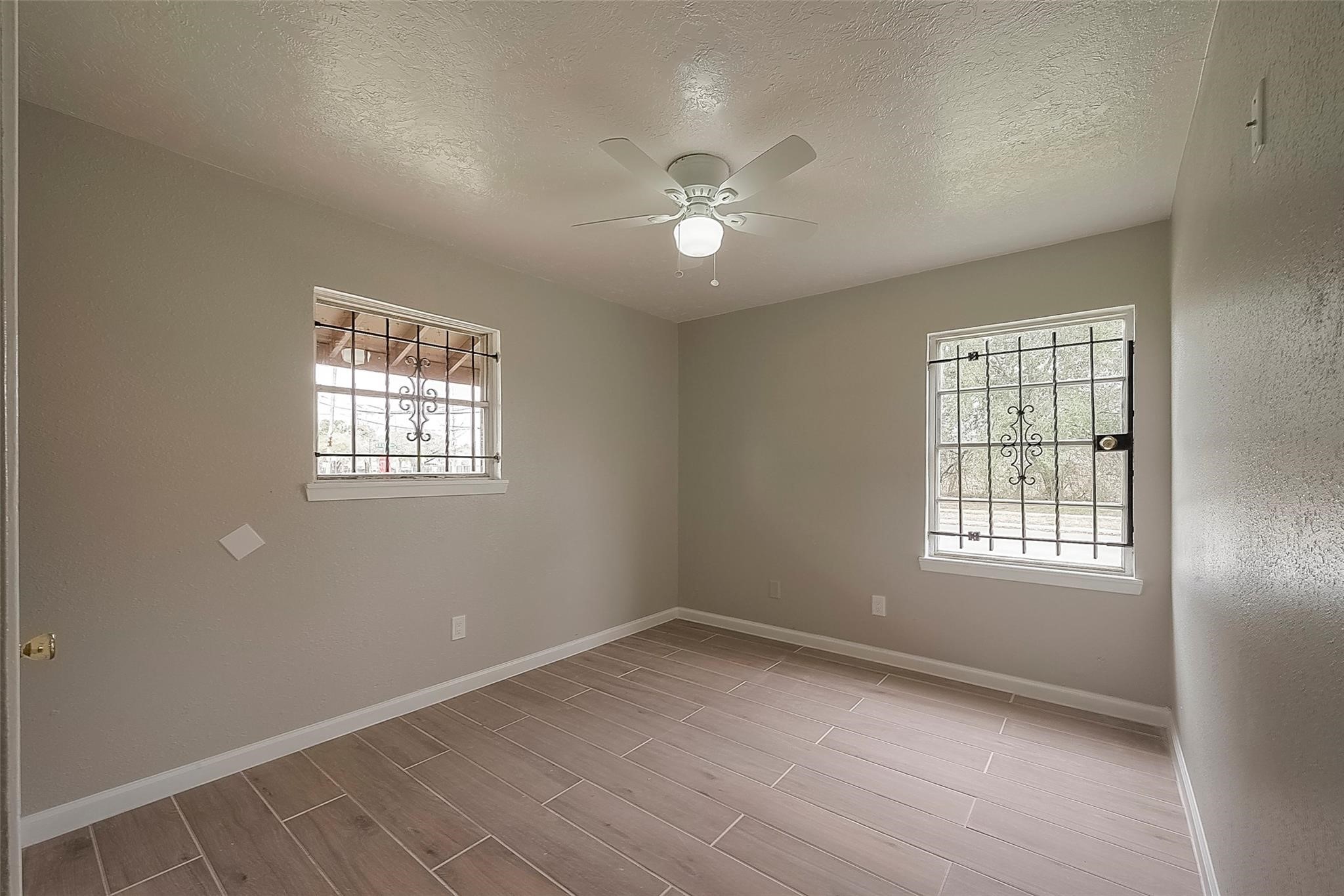 5874 Reed Road Houston, TX 77033 - Photo 21 of 30 Gallery Image 21