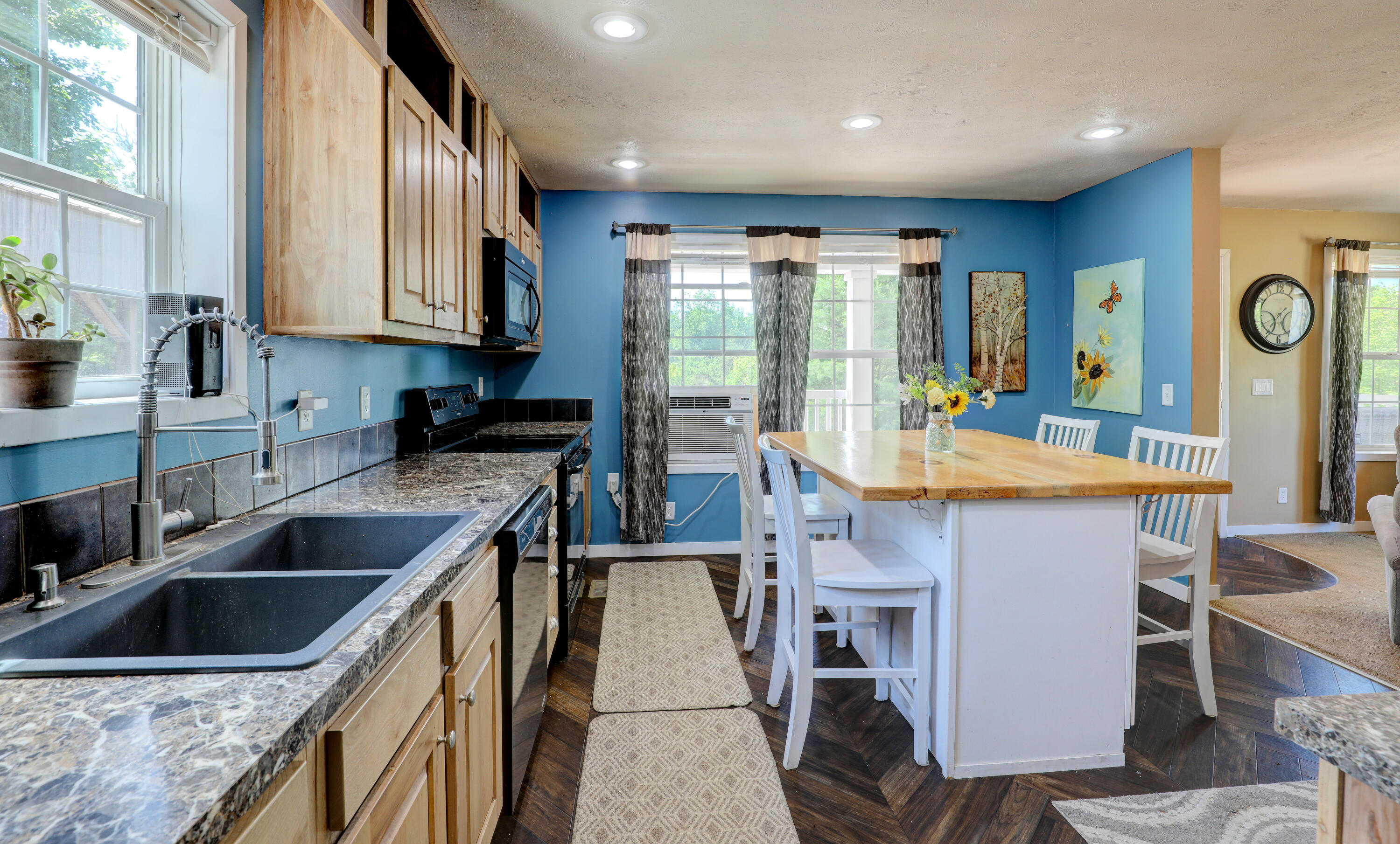 3921 Woodman Road South Boardman, MI 49680 - Photo 23 of 48 Kitchen