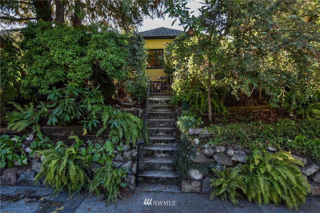 5727 Keystone Place North Seattle, WA 98103 - Photo 2 of 21 Gallery Image 2