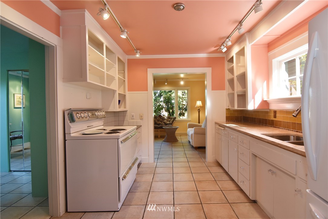 5727 Keystone Place North Seattle, WA 98103 - Photo 11 of 21 Gallery Image 11
