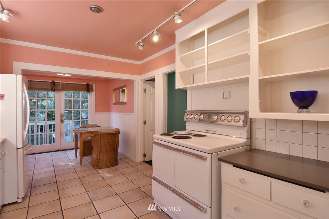 5727 Keystone Place North Seattle, WA 98103 - Photo 12 of 21 Gallery Image 12