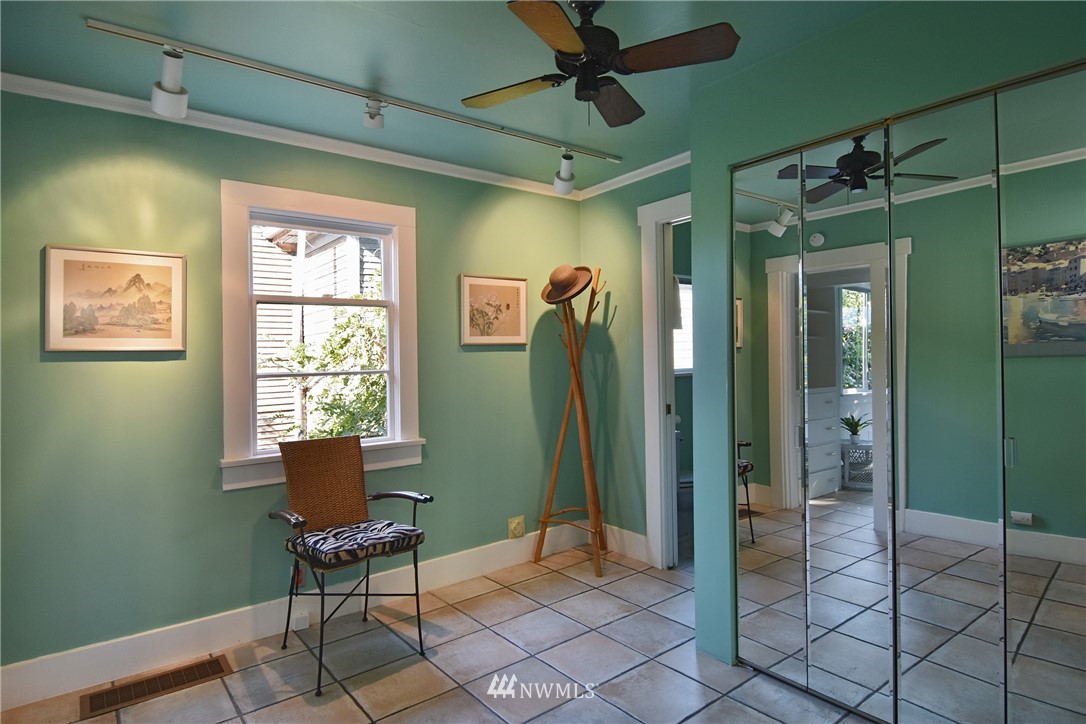 5727 Keystone Place North Seattle, WA 98103 - Photo 15 of 21 Gallery Image 15