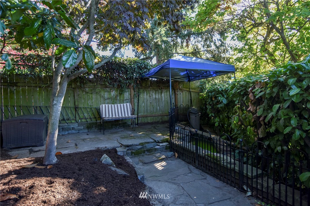 5727 Keystone Place North Seattle, WA 98103 - Photo 6 of 21 Gallery Image 6