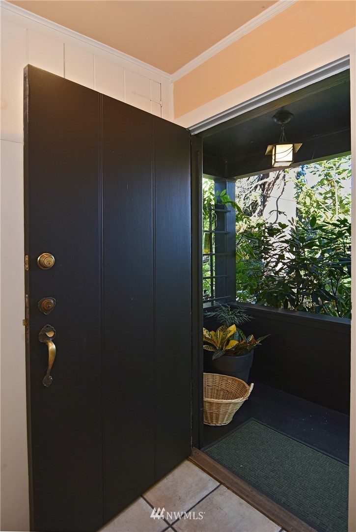 5727 Keystone Place North Seattle, WA 98103 - Photo 7 of 21 Gallery Image 7