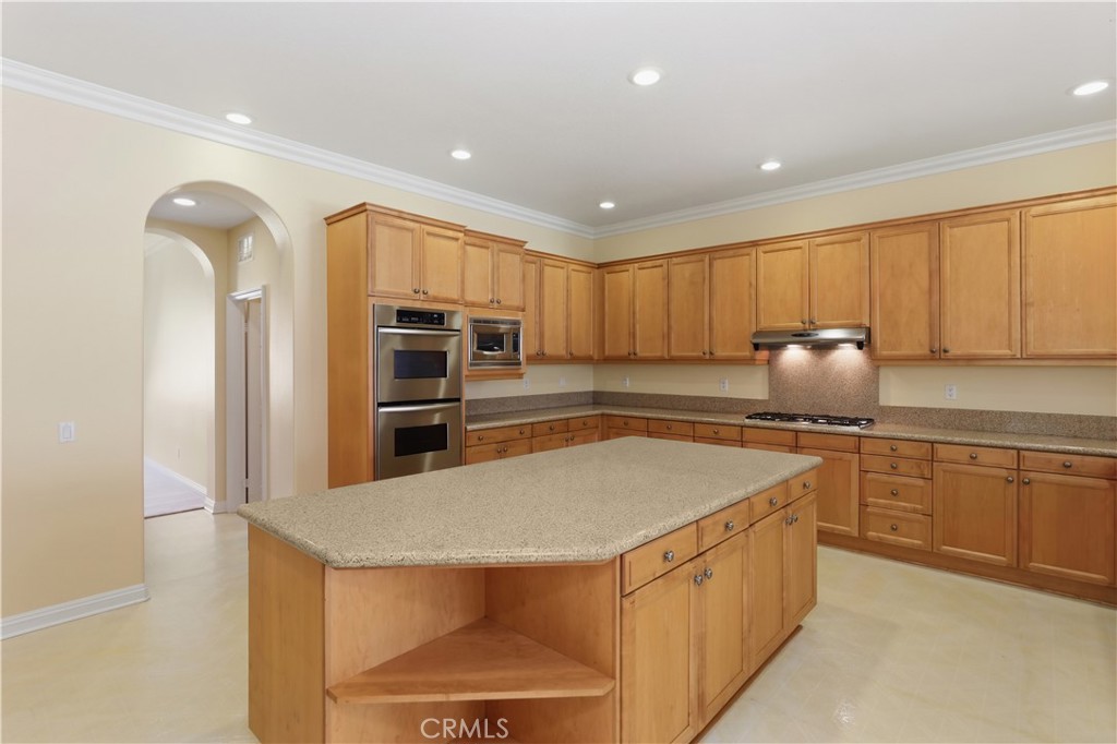 16861 Ridge Cliff Drive Riverside, CA 92503 - Photo 2 of 61