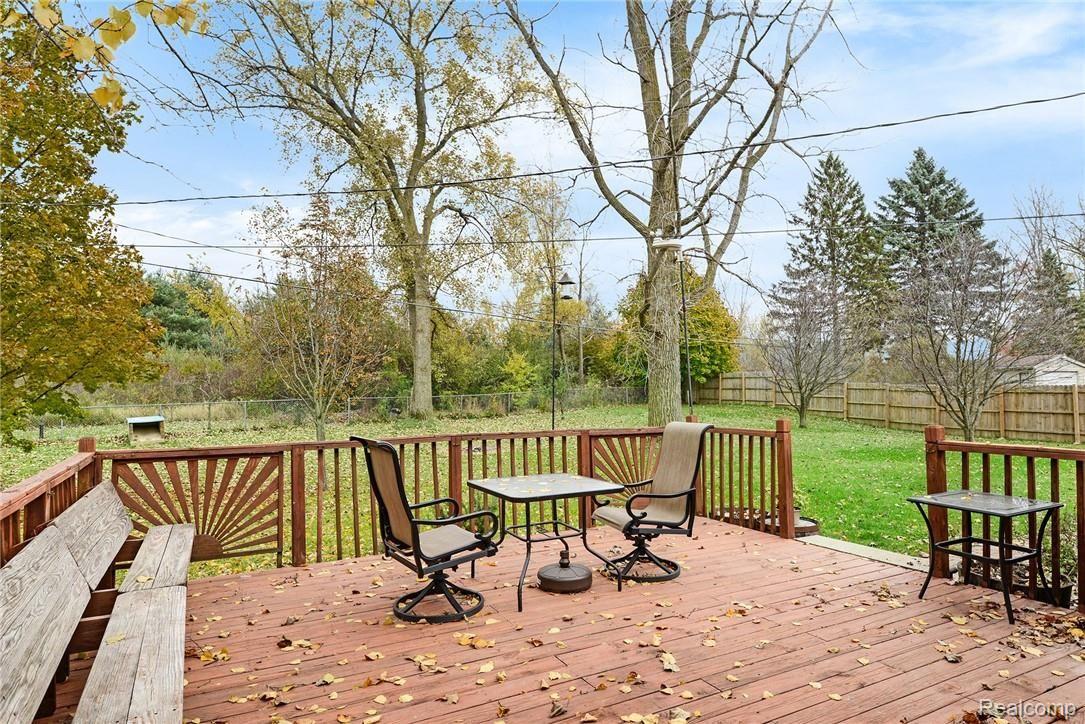 5297 North Georgetown Road Grand Blanc, MI 48439 - Photo 2 of 16 CNG_1979.jpg
