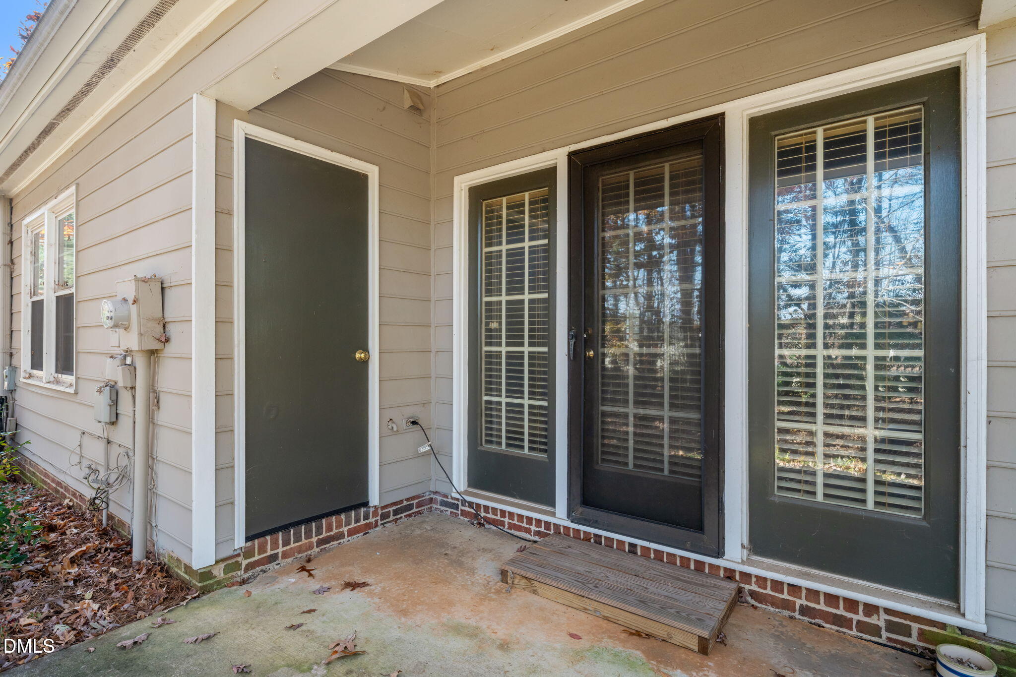 1212 Berley Court Raleigh, NC 27609 - Photo 32 of 38 a view of backyard with window