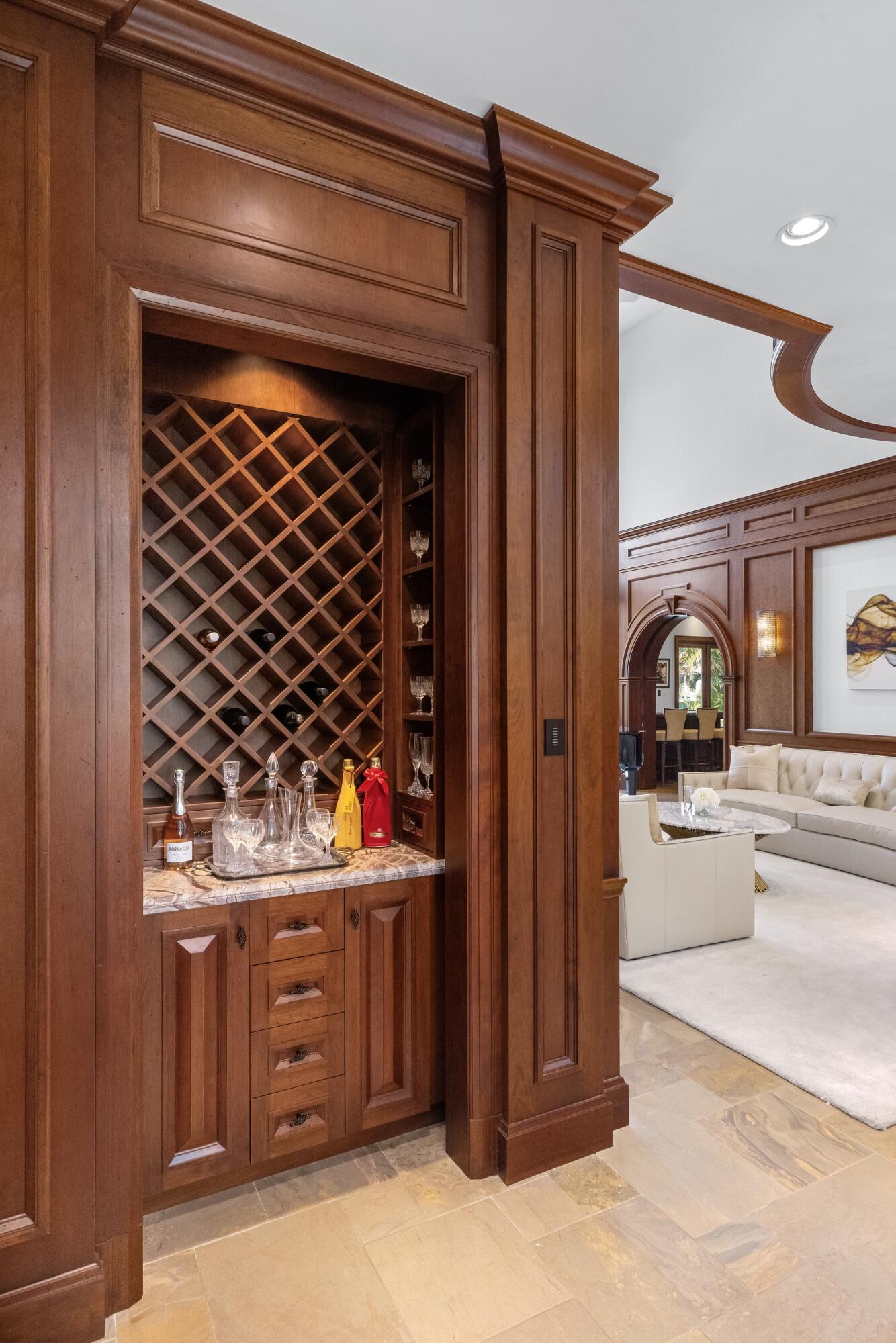 2325 Northeast 27th Street Lighthouse Point, FL 33064 - Photo 31 of 73 Bar Area 2