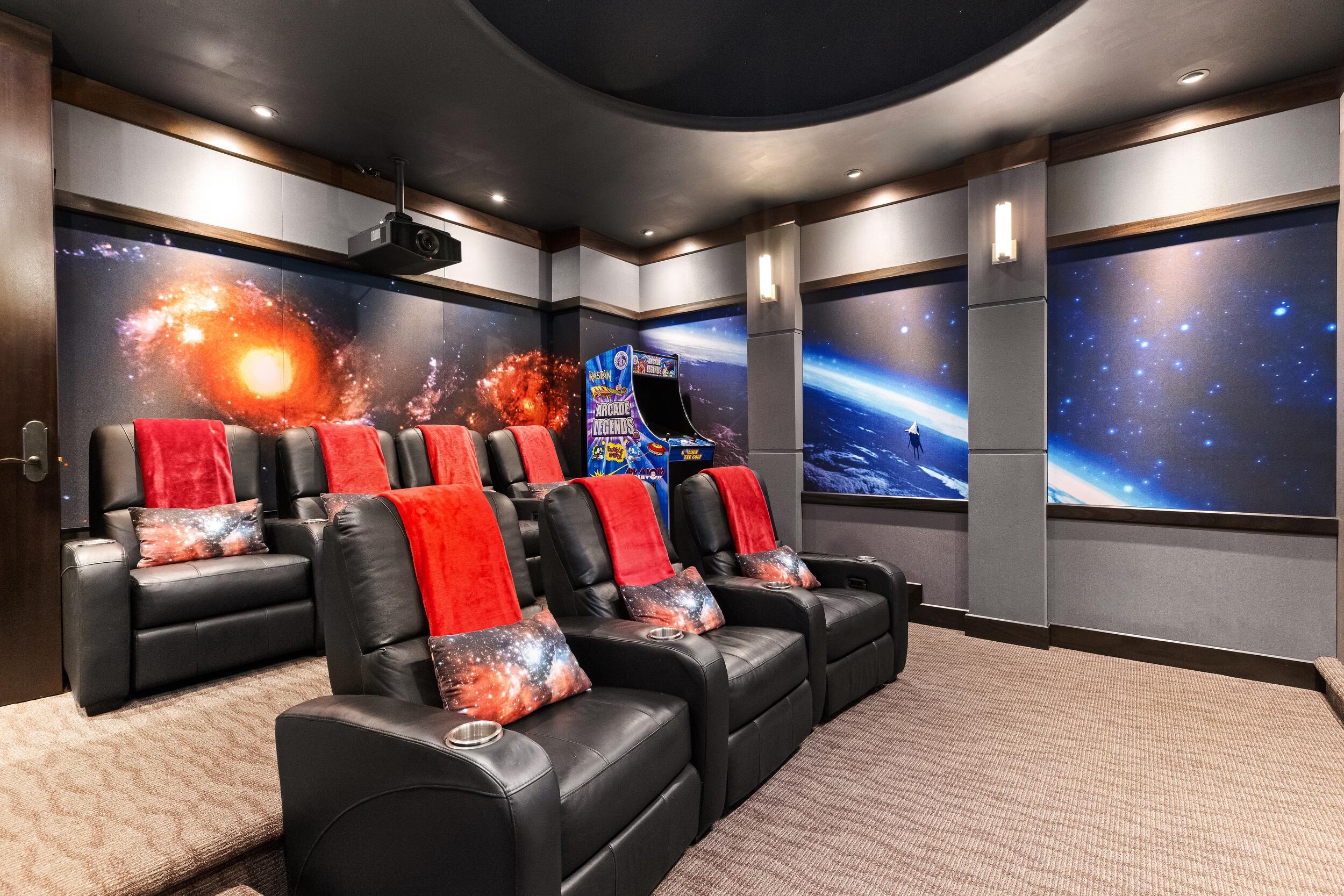 2325 Northeast 27th Street Lighthouse Point, FL 33064 - Photo 46 of 73 Theater