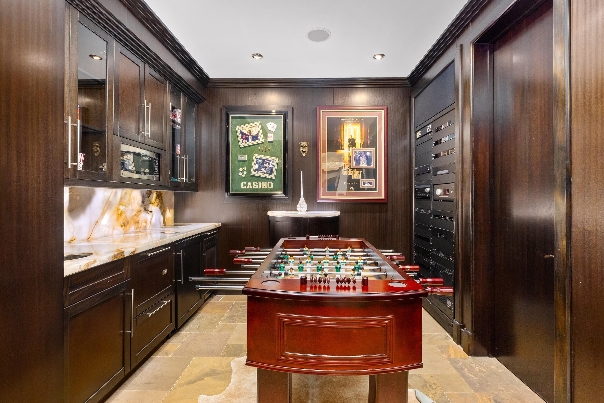 2325 Northeast 27th Street Lighthouse Point, FL 33064 - Photo 48 of 73 Bar Upper