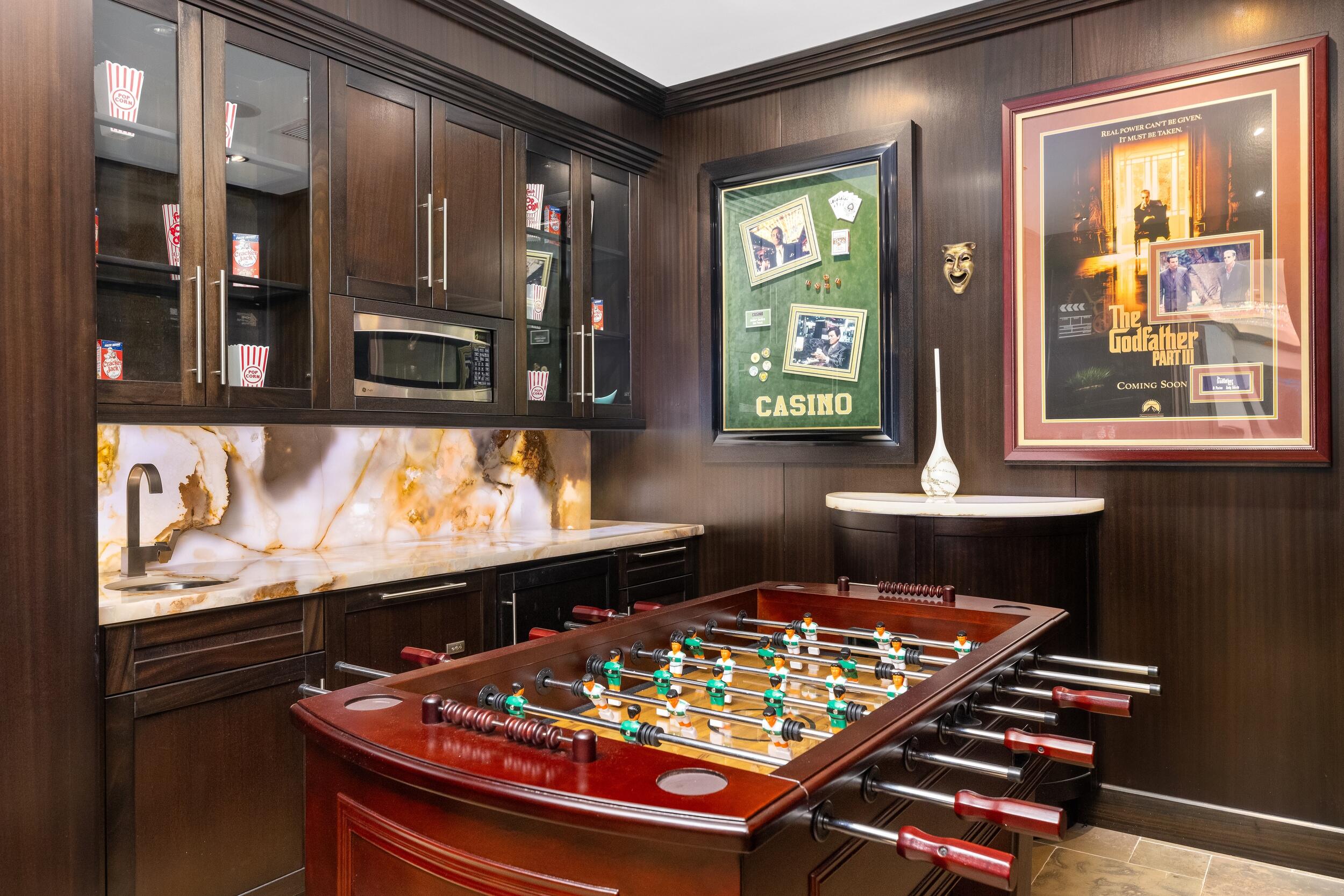 2325 Northeast 27th Street Lighthouse Point, FL 33064 - Photo 49 of 73 Bar Upper