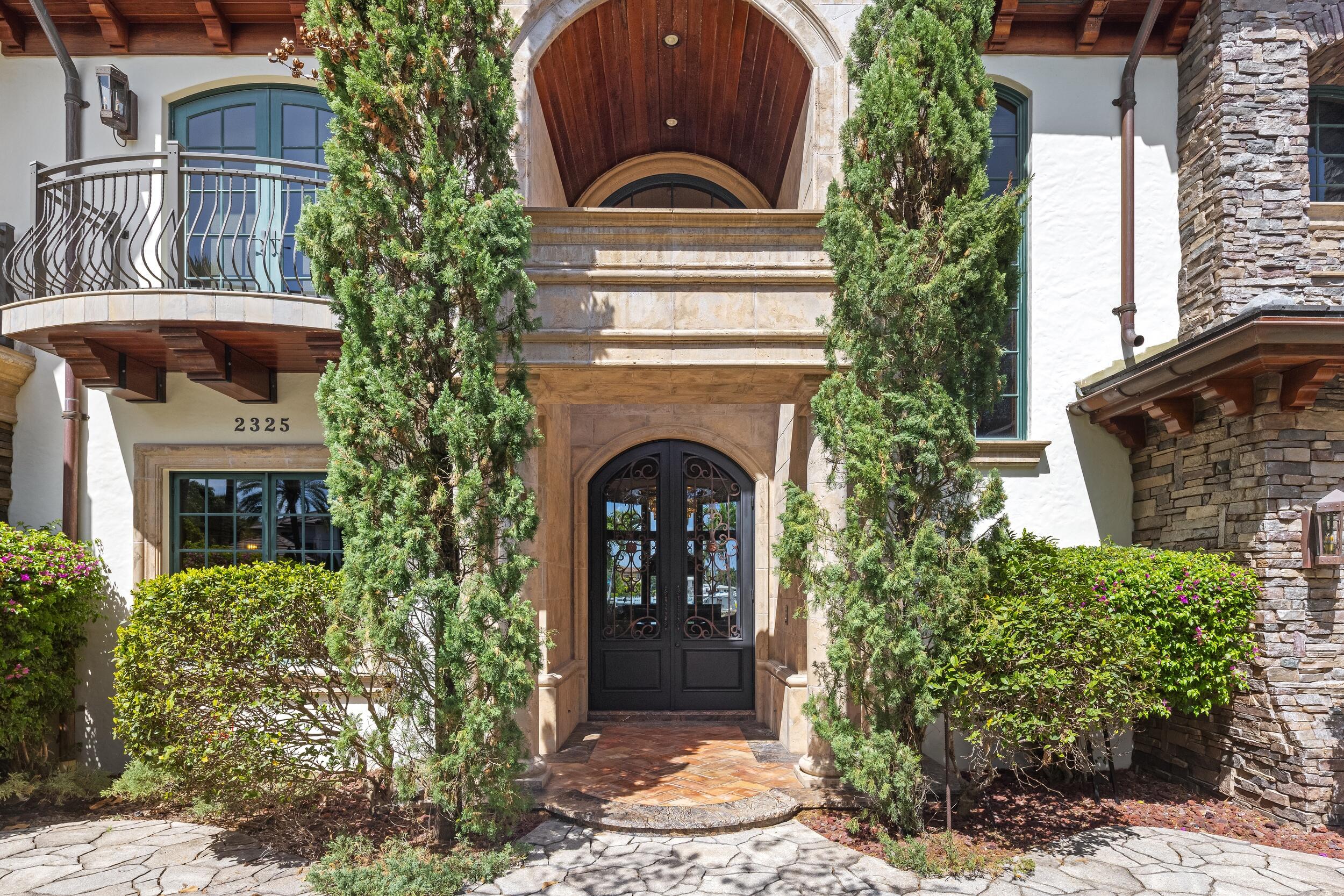 2325 Northeast 27th Street Lighthouse Point, FL 33064 - Photo 5 of 73 Front 6