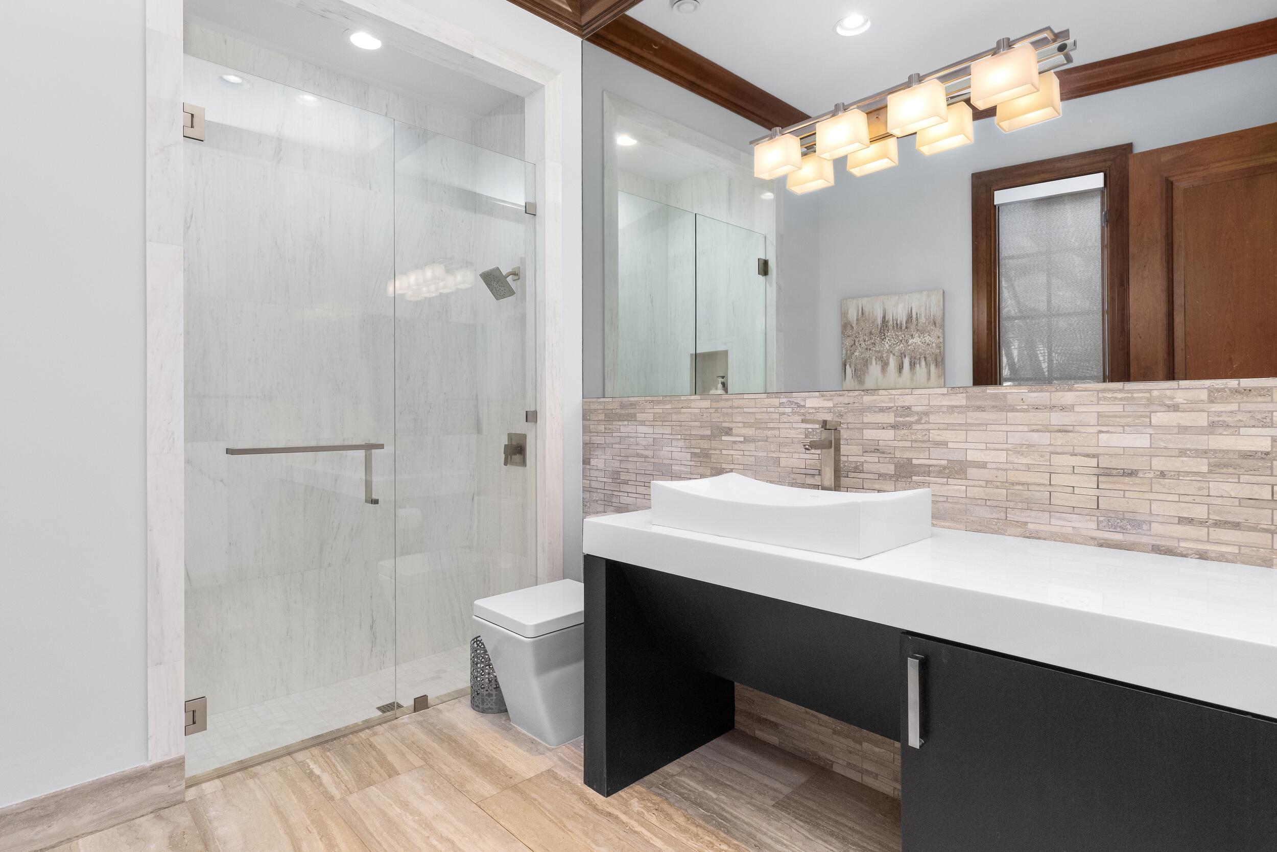 2325 Northeast 27th Street Lighthouse Point, FL 33064 - Photo 52 of 73 Guest Bath