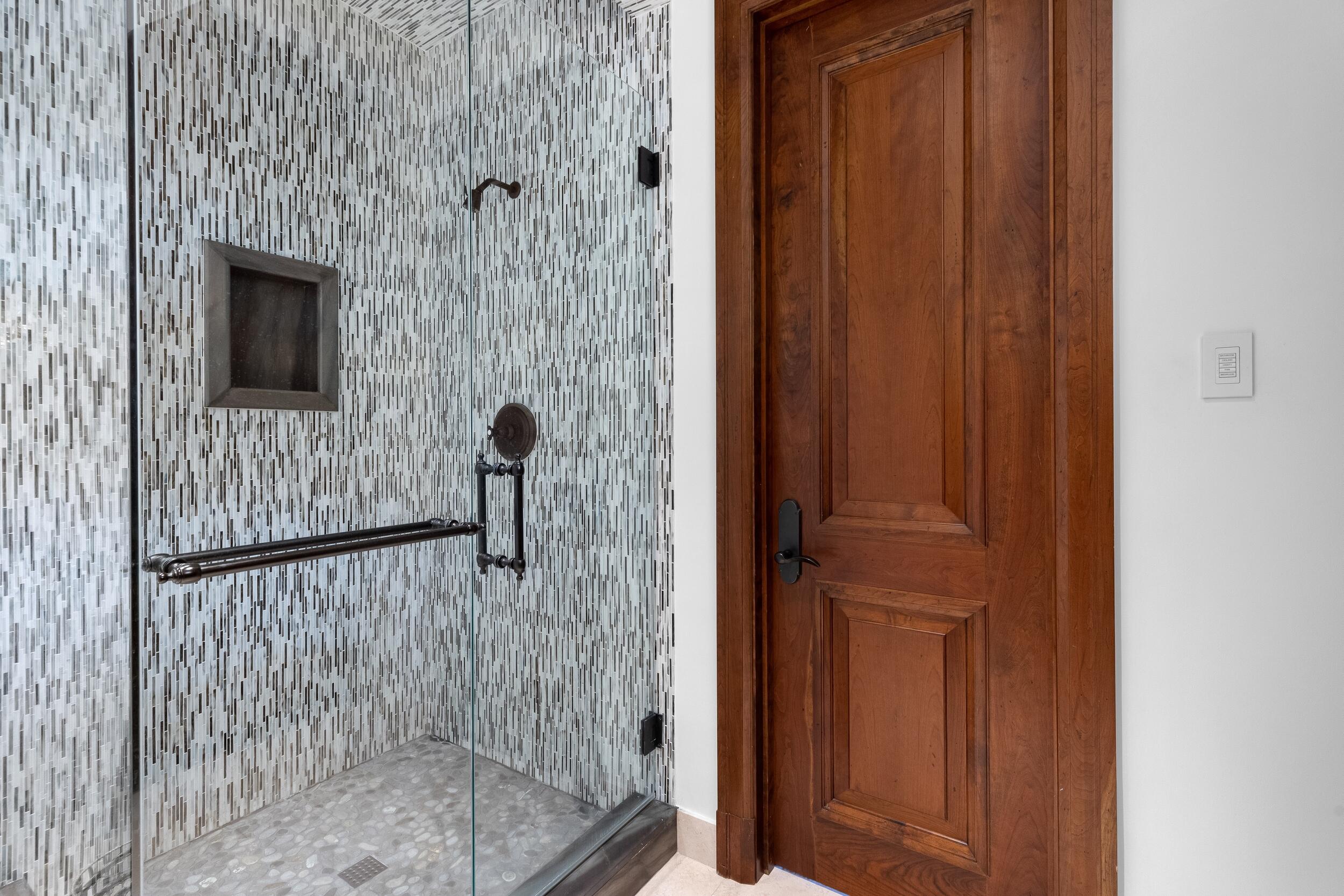 2325 Northeast 27th Street Lighthouse Point, FL 33064 - Photo 58 of 73 Guest Bath