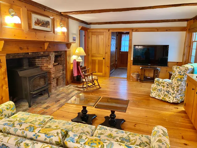 $5,200 | 867 Quaker Street, Henniker, NH 03242