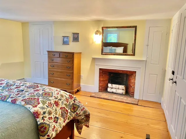 $5,200 | 867 Quaker Street, Henniker, NH 03242