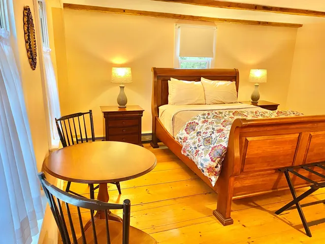 $5,200 | 867 Quaker Street, Henniker, NH 03242