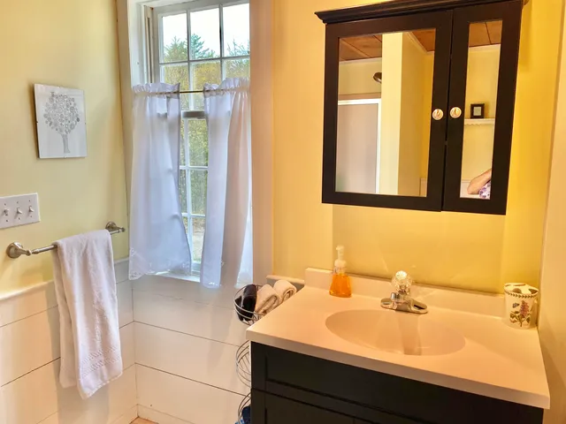 $5,200 | 867 Quaker Street, Henniker, NH 03242