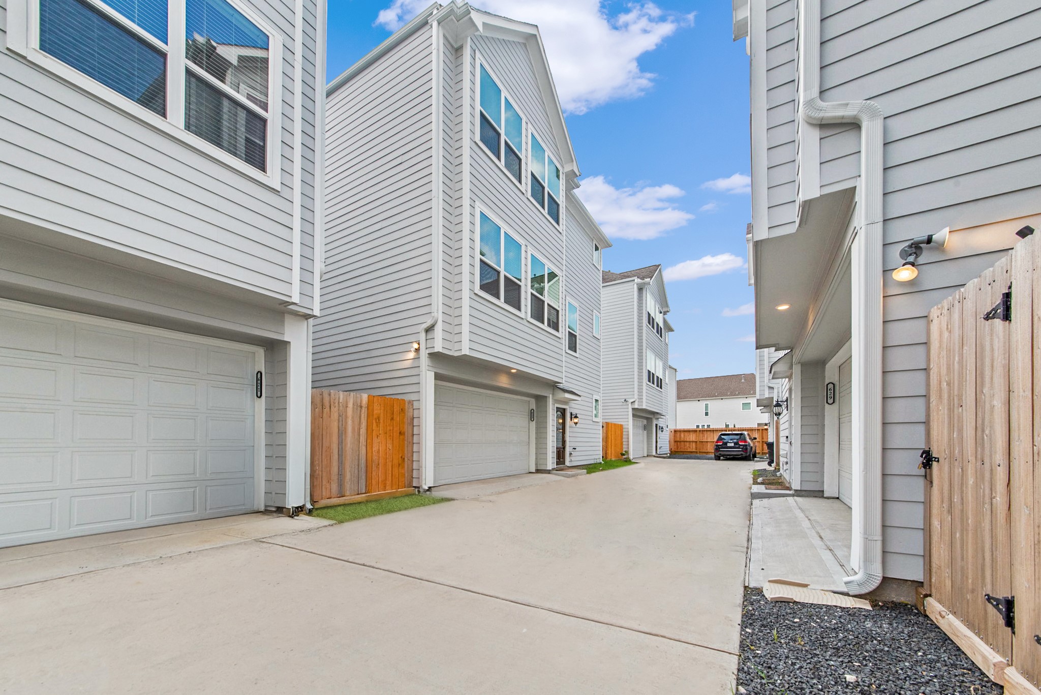 623 Link Road Houston, TX 77009 - Photo 25 of 25 a view of buildings along with street