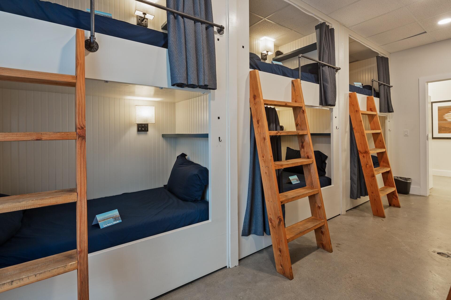 134 A Chapala Street Santa Barbara, CA 93101 - Photo 22 of 30 Cubby beds