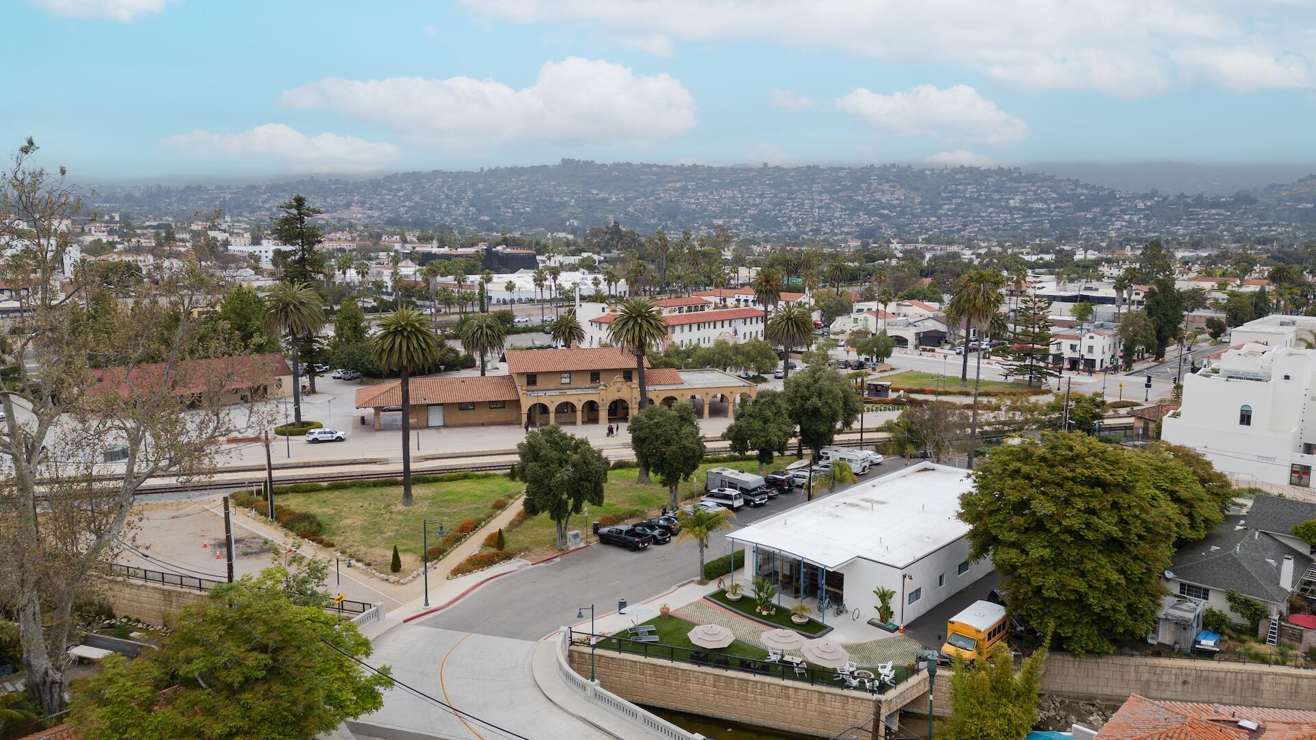 134 A Chapala Street Santa Barbara, CA 93101 - Photo 3 of 30 Unbeatable location