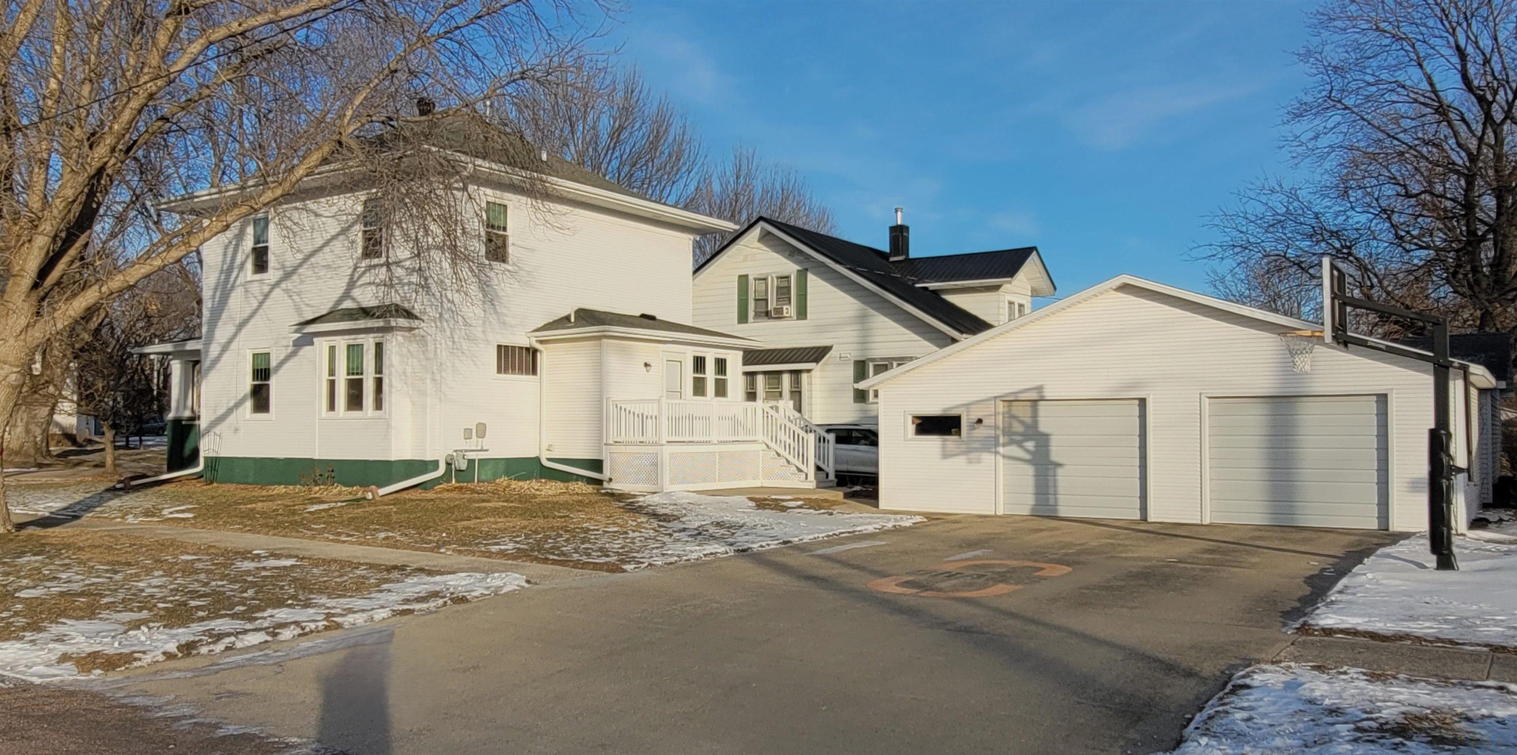 702 7th Street Sheldon, IA 51201 - Photo 2 of 47 Gallery Image 2