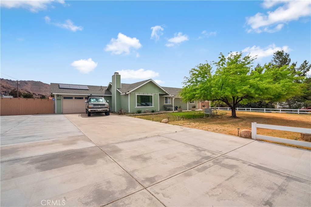 17133 Mesquite Road Apple Valley, CA 92307 - Photo 2 of 36